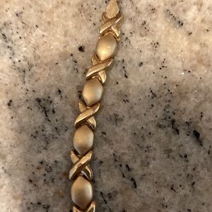 10k Gold XOXO bracelet